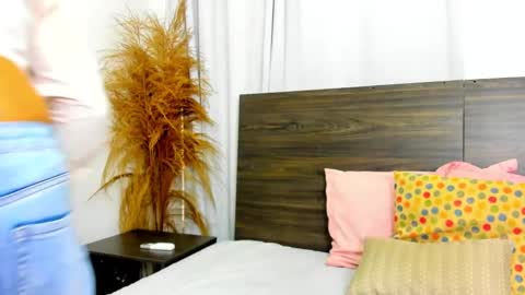 Snapshot of martina_miiller chatting on February 5, 12:49 pm martina mIIler online show from February 5, 12:49 pm