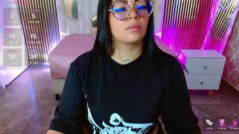 Snapshot of martina_tay chatting on May 20, 3:13 am Hey im martina online show from May 20, 3:13 am