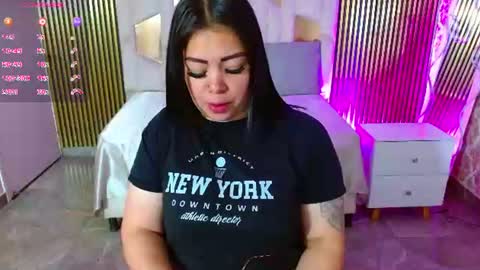 Snapshot of martina_tay chatting on June 20, 3:20 am Hey im martina online show from June 20, 3:20 am