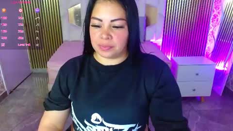 Snapshot of martina_tay chatting on July 2, 3:17 am Hey im martina online show from July 2, 3:17 am