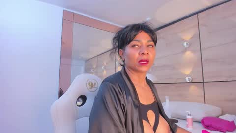 martina touss  online show from November 7, 11:54 am