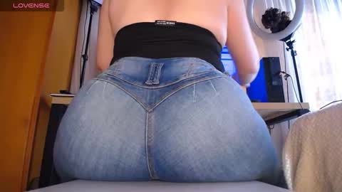 Snapshot of martiniella chatting on October 2, 7:43 pm Antonella Martini online show from October 2, 7:43 pm