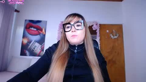 Snapshot of martiniella chatting on June 1, 10:44 pm Antonella Martini online show from June 1, 10:44 pm