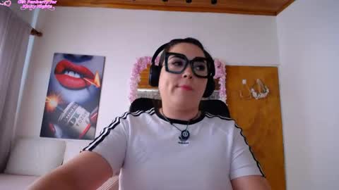 Snapshot of martiniella chatting on June 3, 8:58 pm Antonella Martini online show from June 3, 8:58 pm