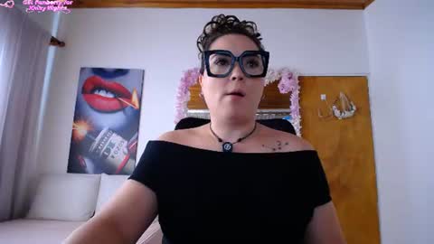 Snapshot of martiniella chatting on June 15, 7:38 pm Antonella Martini online show from June 15, 7:38 pm