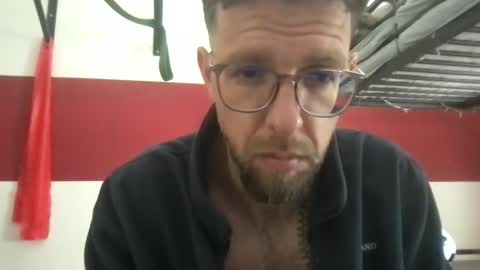 Snapshot of martinmagic467657 chatting on April 22, 7:44 am martinmagic467657 online show from April 22, 7:44 am