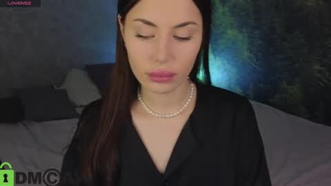 Snapshot of mary___walker chatting on December 15, 1:10 am Mary GMT 3 Mon Tue Wed Thu Fri 0300am - 0900am online show from December 15, 1:10 am