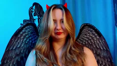 Snapshot of mary_broks chatting on October 31, 9:10 am mary_broks online show from October 31, 9:10 am