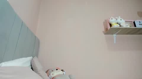 Snapshot of mary_cute9 chatting on November 20, 12:16 pm mary_cute9 online show from November 20, 12:16 pm