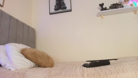 Snapshot of mary_cute9 chatting on May 12, 12:13 pm mary_cute9 online show from May 12, 12:13 pm