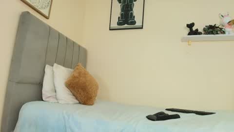 Snapshot of mary_cute9 chatting on June 9, 12:06 pm mary_cute9 online show from June 9, 12:06 pm