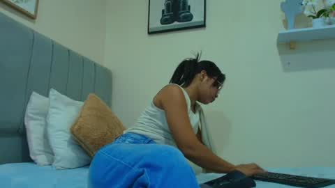 Snapshot of mary_cute9 chatting on July 13, 12:08 pm mary_cute9 online show from July 13, 12:08 pm
