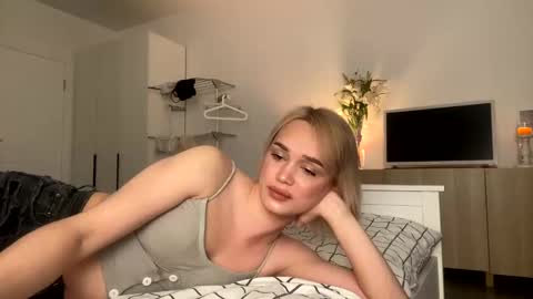 Mary online show from December 5, 10:34 pm