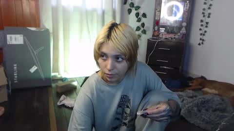                      100   online show from February 7, 9:04 pm