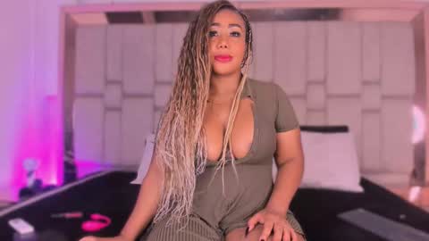 Snapshot of mary_kisss chatting on October 22, 8:41 pm online show from October 22, 8:41 pm