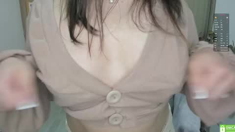 Snapshot of mary_mae chatting on November 29, 2:14 am Girl of your dreams online show from November 29, 2:14 am