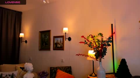 Snapshot of mary_marlow chatting on February 28, 9:12 pm Mary online show from February 28, 9:12 pm