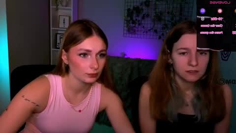 Snapshot of mary_meow_hot chatting on December 14, 10:42 am Mary online show from December 14, 10:42 am