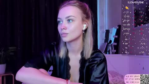 Mary online show from July 12, 3:58 pm