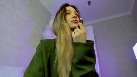 HelIo  Everyone Im MaryWelcome  to my room and  lets have  a good  time  together with me   online show from April 19, 8:57 am
