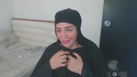Snapshot of maryam_arabicmilk chatting on January 22, 3:18 pm maryam_arabicmilk online show from January 22, 3:18 pm