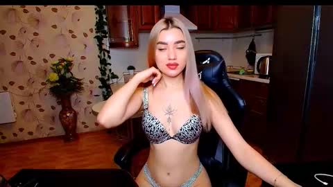 Snapshot of maryam_xs chatting on October 24, 1:13 am maryam online show from October 24, 1:13 am