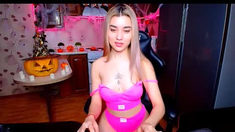 Snapshot of maryam_xs chatting on November 1, 12:56 am maryam online show from November 1, 12:56 am