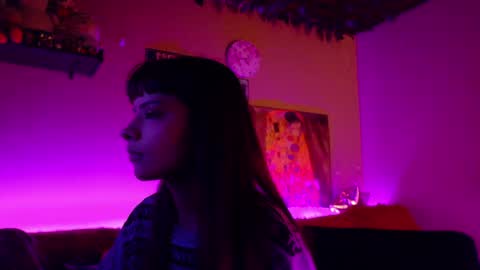     online show from April 29, 6:28 am