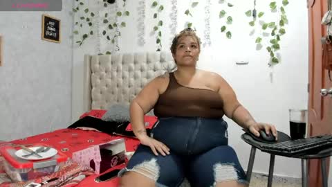 Marycurvy online show from May 28, 7:11 pm