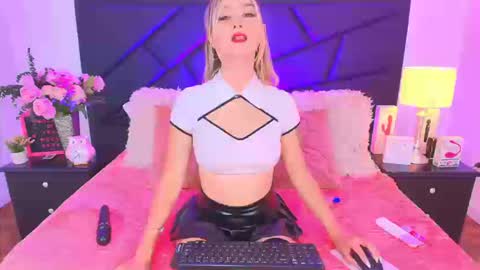 Snapshot of marydeniro chatting on September 9, 8:41 pm online show from September 9, 8:41 pm