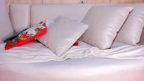 Snapshot of maryevans_ chatting on December 14, 3:15 pm online show from December 14, 3:15 pm