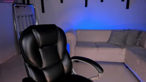 Snapshot of marylewis_ chatting on January 11, 11:56 am Mary online show from January 11, 11:56 am