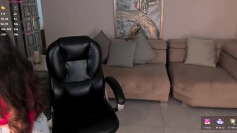 Snapshot of marylewis_ chatting on November 5, 12:16 pm Mary online show from November 5, 12:16 pm