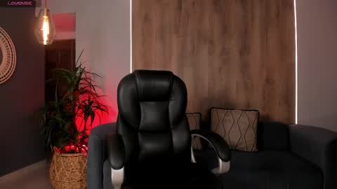 Snapshot of marylewis_ chatting on November 11, 7:47 pm Mary online show from November 11, 7:47 pm