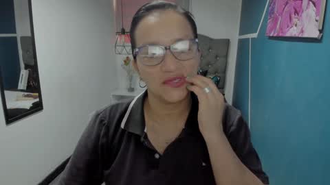 Snapshot of marylinmilf chatting on December 2, 8:00 pm Marylin online show from December 2, 8:00 pm