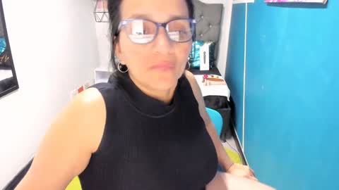 Snapshot of marylinmilf chatting on December 13, 9:02 am Marylin online show from December 13, 9:02 am