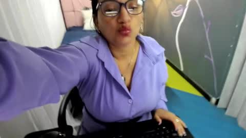 Snapshot of marylinmilf chatting on March 6, 1:58 am Marylin online show from March 6, 1:58 am