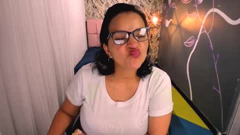 Snapshot of marylinmilf chatting on March 12, 7:49 pm Marylin online show from March 12, 7:49 pm