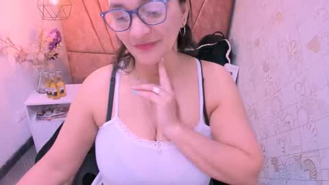 Snapshot of marylinmilf chatting on September 10, 7:47 pm Marylin online show from September 10, 7:47 pm