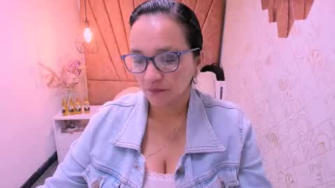 Snapshot of marylinmilf chatting on September 17, 7:48 pm Marylin online show from September 17, 7:48 pm
