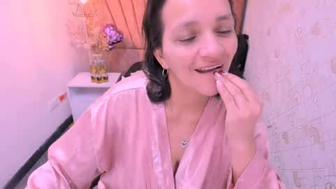 Snapshot of marylinmilf chatting on October 10, 8:02 am Marylin online show from October 10, 8:02 am