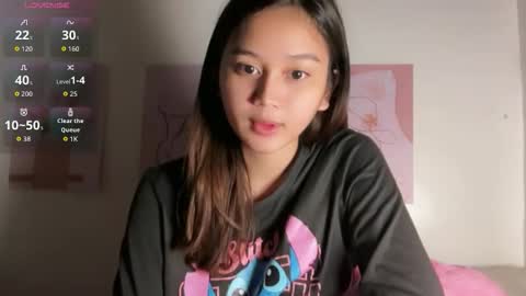 Snapshot of marylovely_19 chatting on June 8, 9:53 am marylovely_19 online show from June 8, 9:53 am