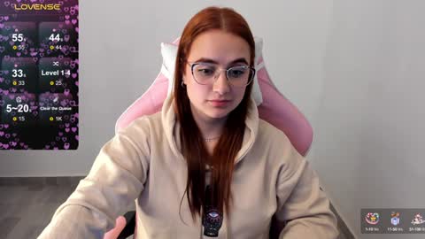 Dulce Maria online show from December 14, 1:06 am