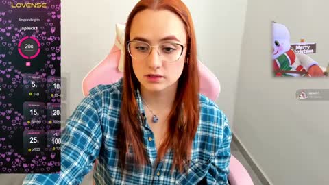 Dulce Maria online show from December 18, 7:19 pm