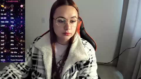 Dulce Maria online show from October 14, 4:30 pm