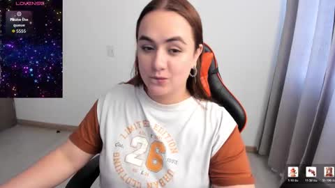 Dulce Maria online show from February 2, 5:22 pm