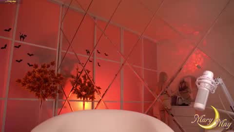 Snapshot of marylunamay chatting on November 16, 3:56 am Mary online show from November 16, 3:56 am