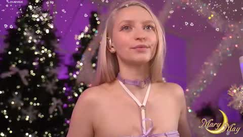 Snapshot of marylunamay chatting on January 8, 3:42 am Mary online show from January 8, 3:42 am