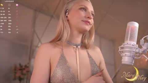 Snapshot of marylunamay chatting on February 8, 4:16 am Mary online show from February 8, 4:16 am