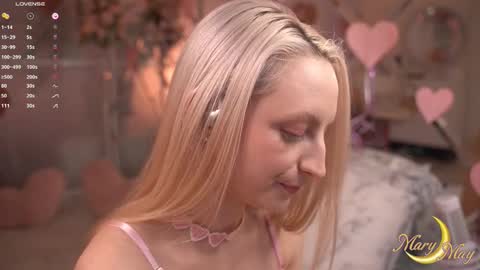 Snapshot of marylunamay chatting on February 15, 7:51 am Mary online show from February 15, 7:51 am